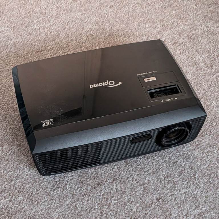 Optoma Projector (with long cables)