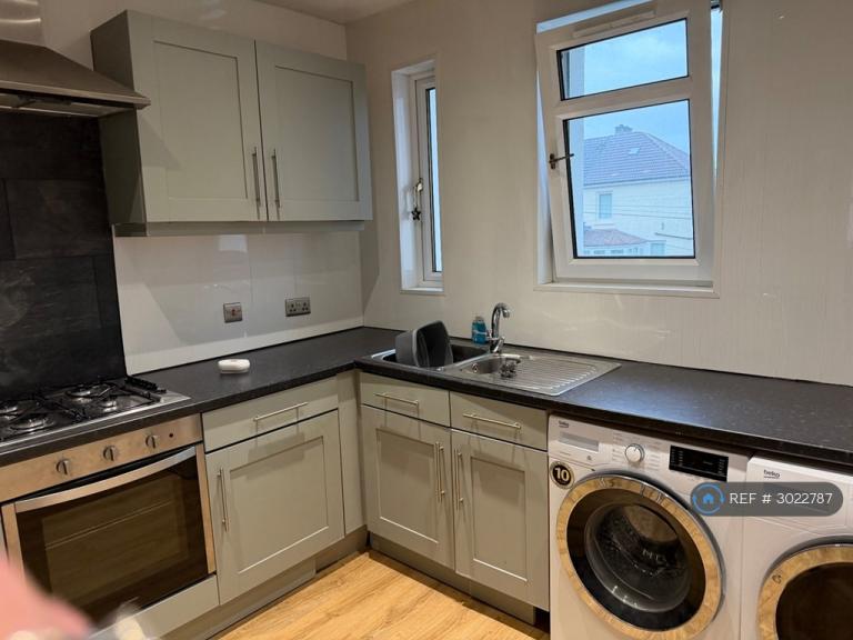 2 bedroom flat in Dunrod St, Glasgow, G32 (2 bed) (#3022787)