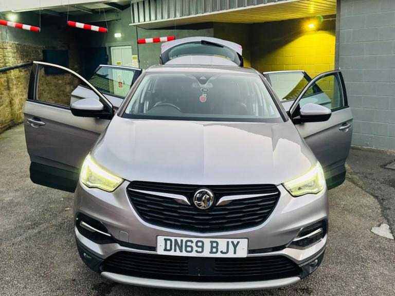 2019 Vauxhall Grandland X 1.5 Turbo D Tech Line Nav 5dr HATCHBACK DIESEL Manual