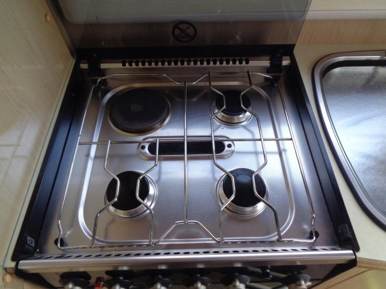 Auto-Sleepers Nuevo 2 Berth Peugeot Boxer DIESEL MANUAL 2004