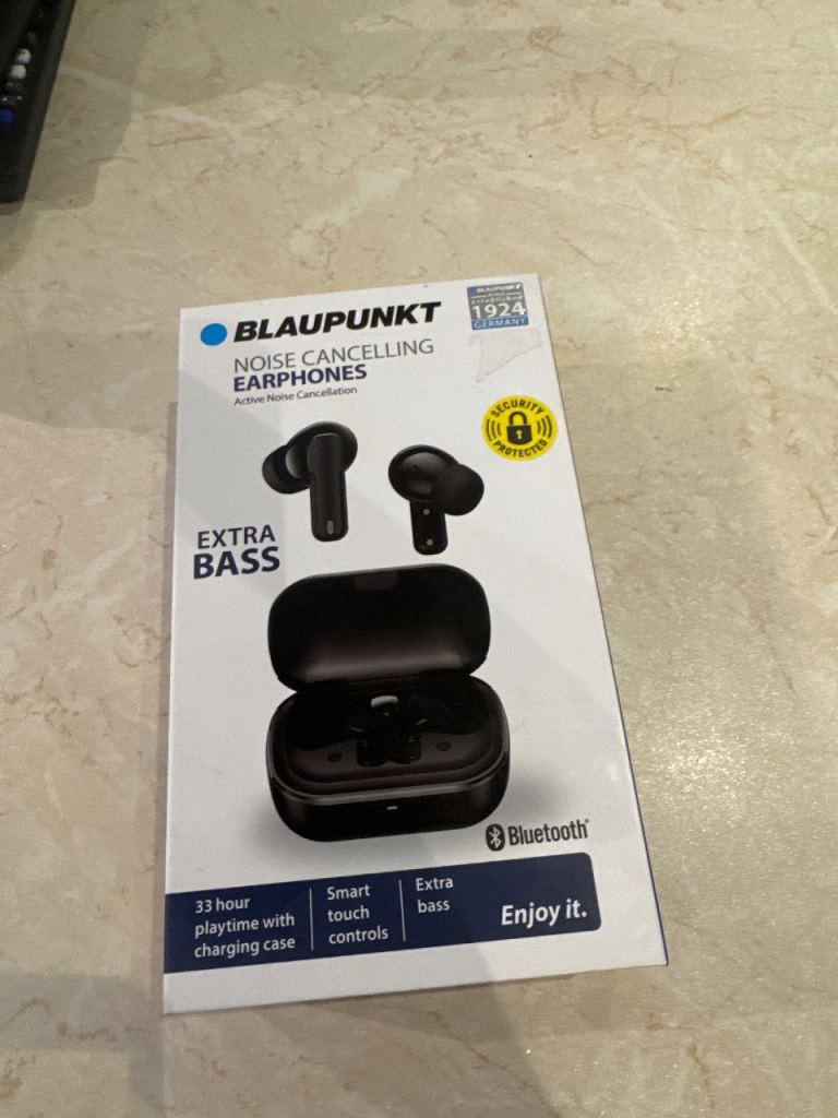 Blaupunkt Noise Cancelling Earphones - New, Black