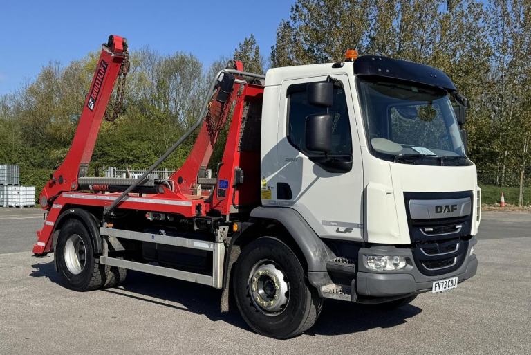 2023 73 plate Euro 6 DAF LF260 4X2 18T Skiploader