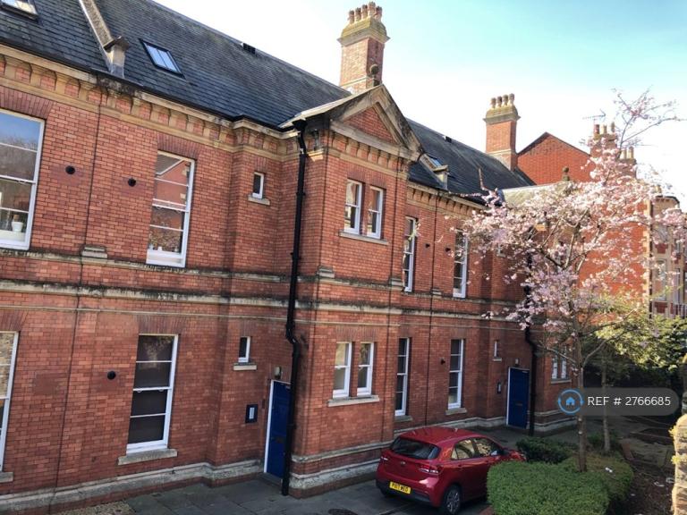 2 bedroom flat in Haberfield House, Bristol, BS8 (2 bed) (#2766685)
