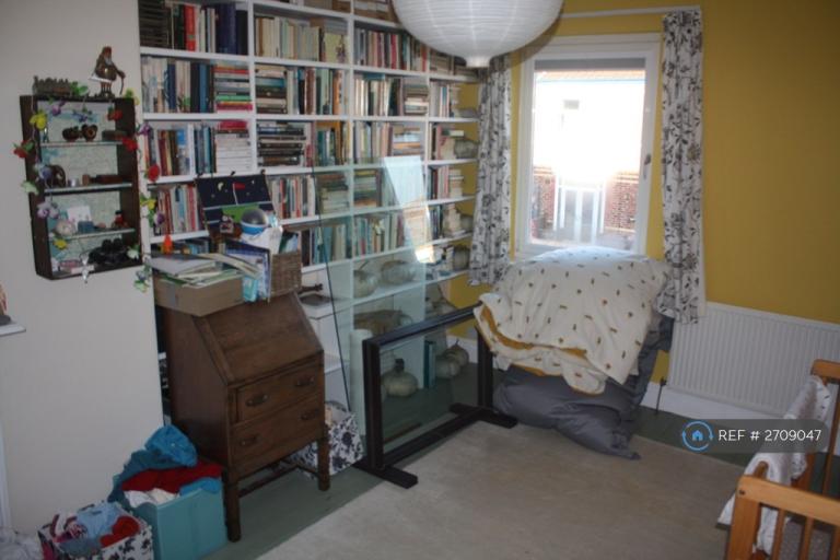 4 bedroom house in Milwain Road, Manchester, M19 (4 bed) (#2709047)