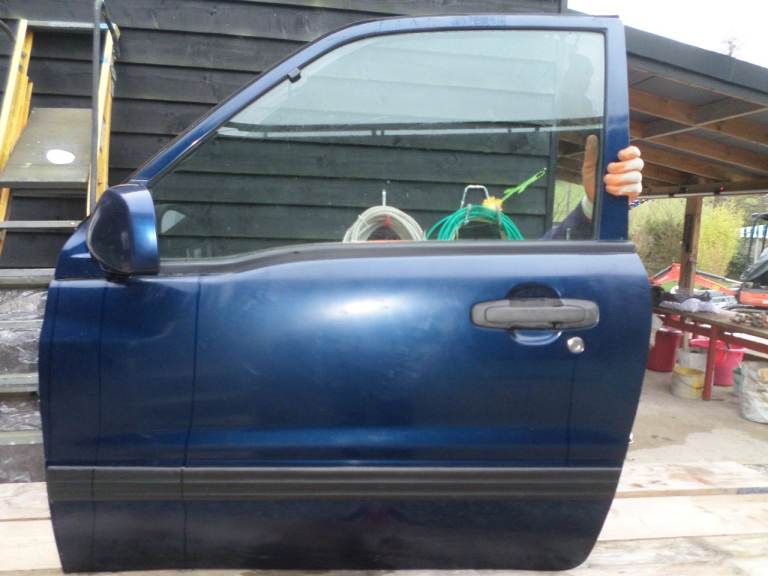 ki Grand Vitara 2003 Sport, Passenger Front Door