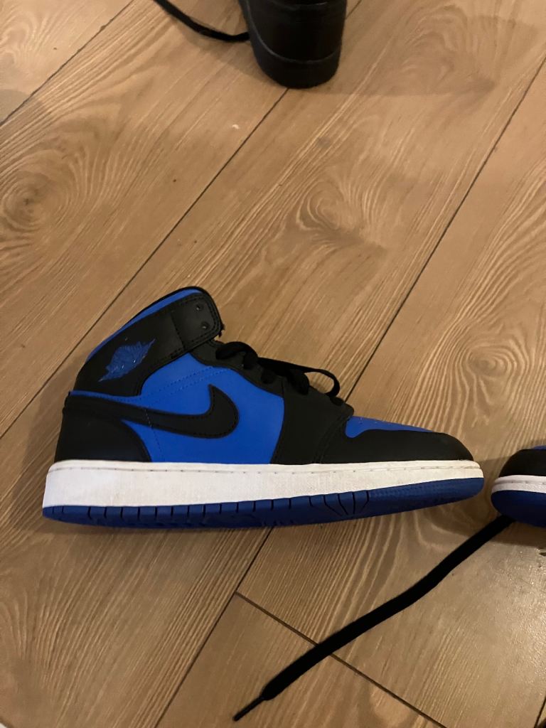 Nike mid 1s older boys size 6