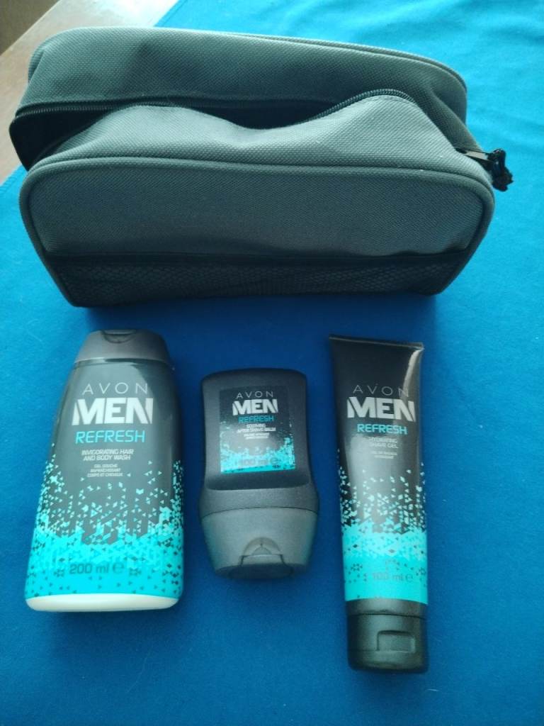 Avon Men Refresh Toiletries Set with Wash Bag – New
