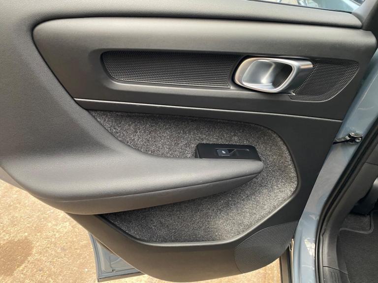 2021 Volvo XC40 2.0 B4 MHEV R-Design Auto Euro 6 (s/s) 5dr ESTATE Petrol/Electric Hybrid Automatic