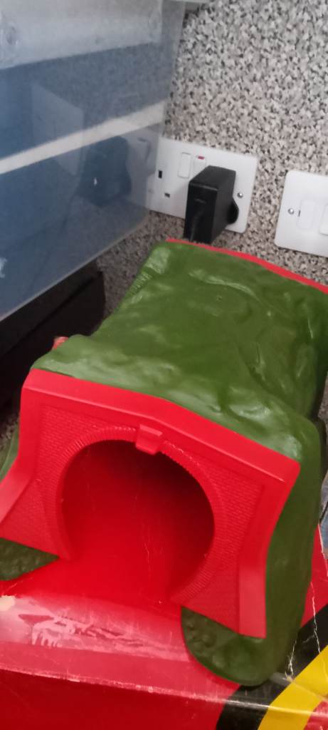 Model Railway Tunnel & Red Box – Good Condition