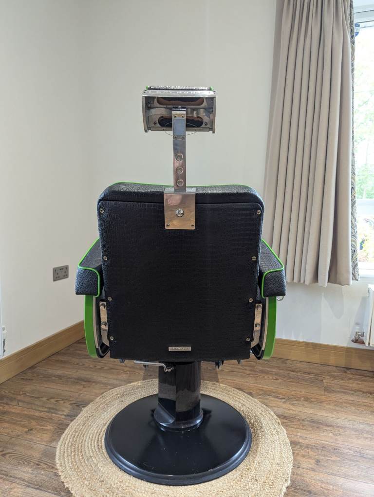 Takara Belmont Barber’s chair (retro 1960’s) Used 