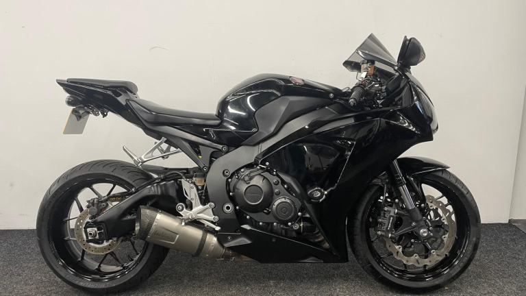 HONDA CBR1000RR BLACK EDITION ** 12 MONTH MOT - LEO VINCE - DIGITAL DISPLAY ** 