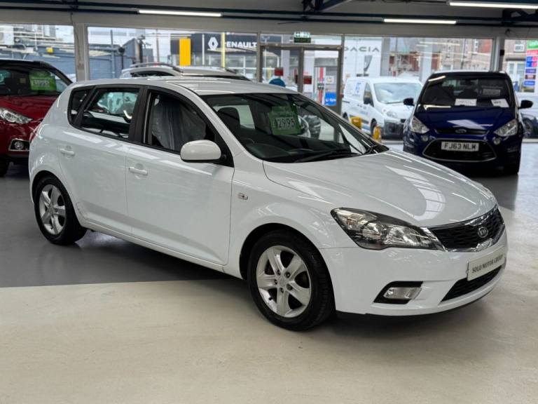 2012 Kia Ceed 1.6 CRDi EcoDynamics 2 Hatchback 5dr Diesel Manual Euro 5 (s/s) (89 bhp) Hatchback ...