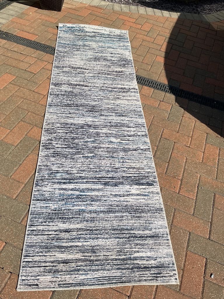 Blue patten runner