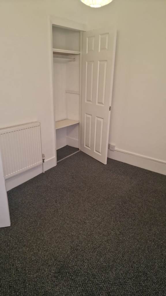 2 bedroom House to let in Grays. RM17 6EX 