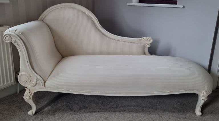 Beautiful Ornate Cream Chaise Lounge