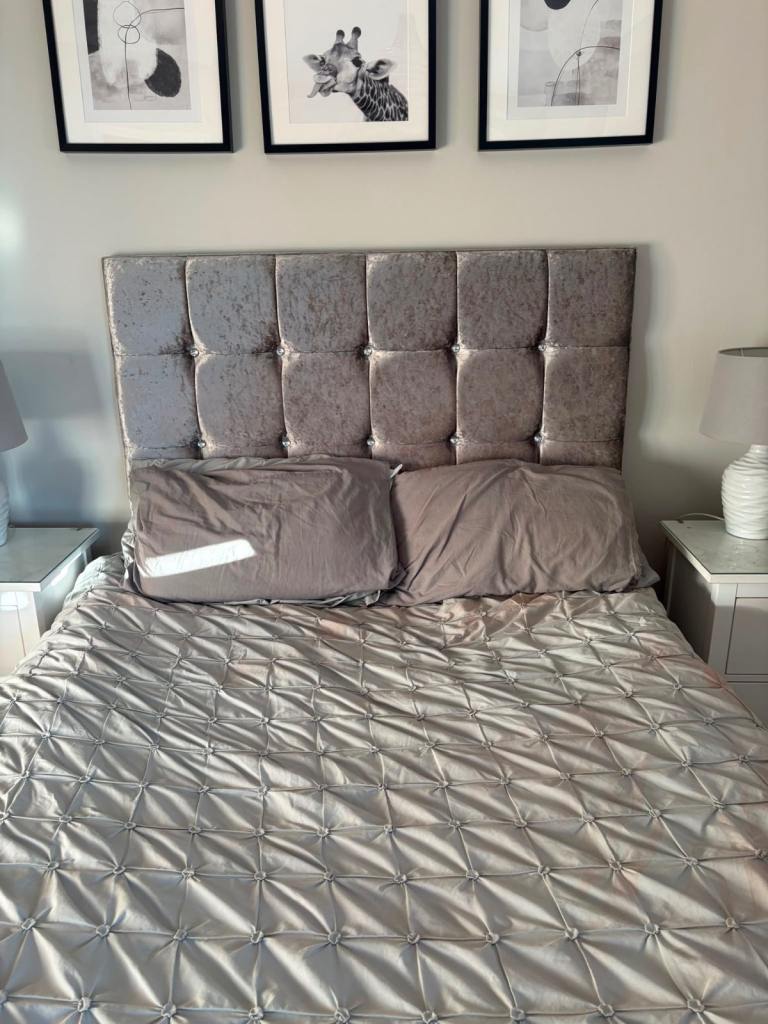 Double bed divan bed/headboard 