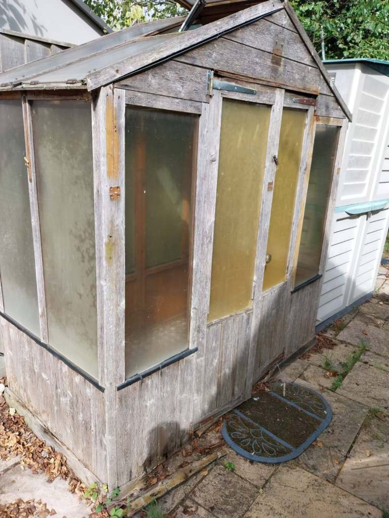 Small shed/greenhouse 1.800 x .900