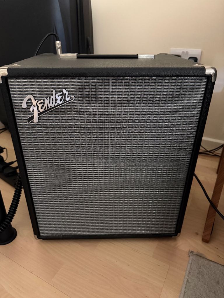 Fender Rumble 100 V3 - Bass Guitar Amp - Like New