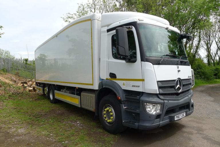 Mercedes-Benz Antos 2532 6x2 26T Refrigerated (Fridge/Freezer) Box. One Owner.