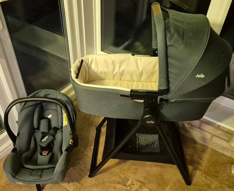 Joie Baby Travel & Sleep System (i-Snug 2 Car Seat + Carrycot Bassinet + Folding Stand) - Excellent