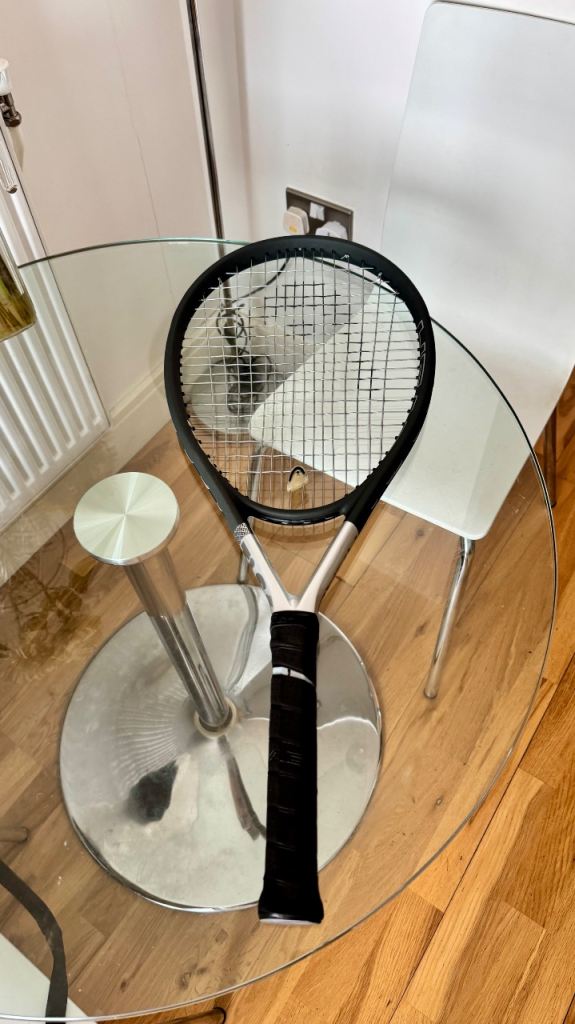 HEAD Tennis Set: Ti.S6 Titanium Racket + Original Cover + 2 Tubes of Balls