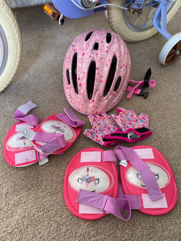 Girls helmet and pad set 