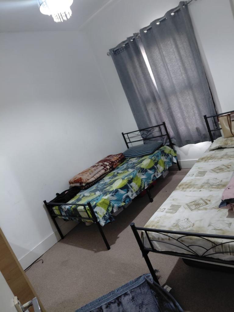 Spacious Furnished Double Room – Clean & Comfortable