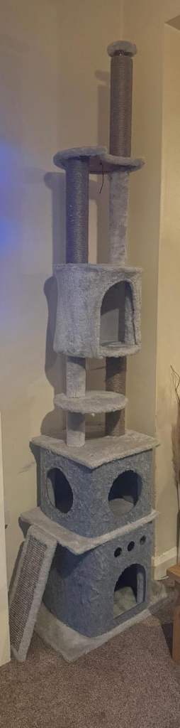 Cat tree scratcher 