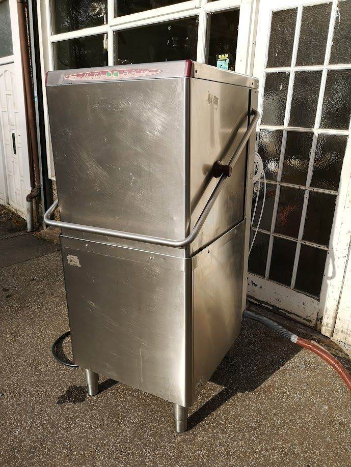 Commercial Pass through Dishwasher, Refurbished.