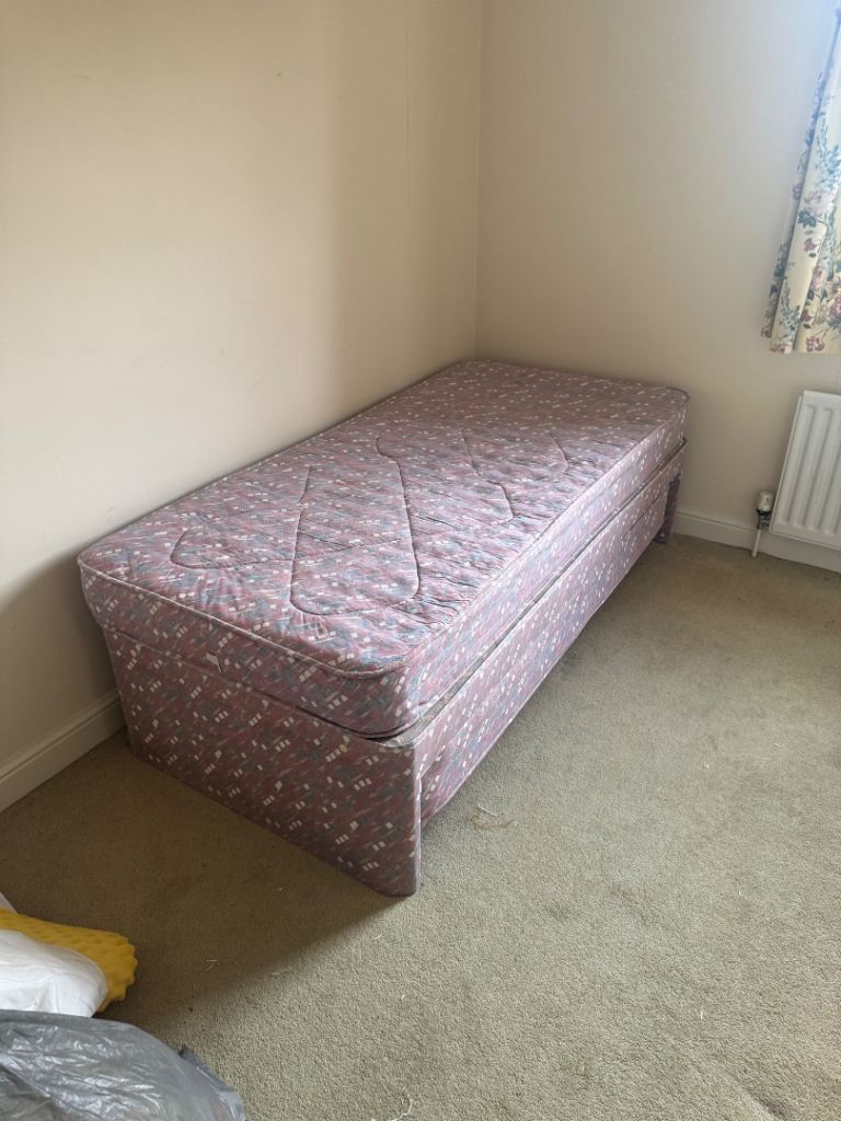 Single Bed with Pull-Out Guest Bed – Good Condition