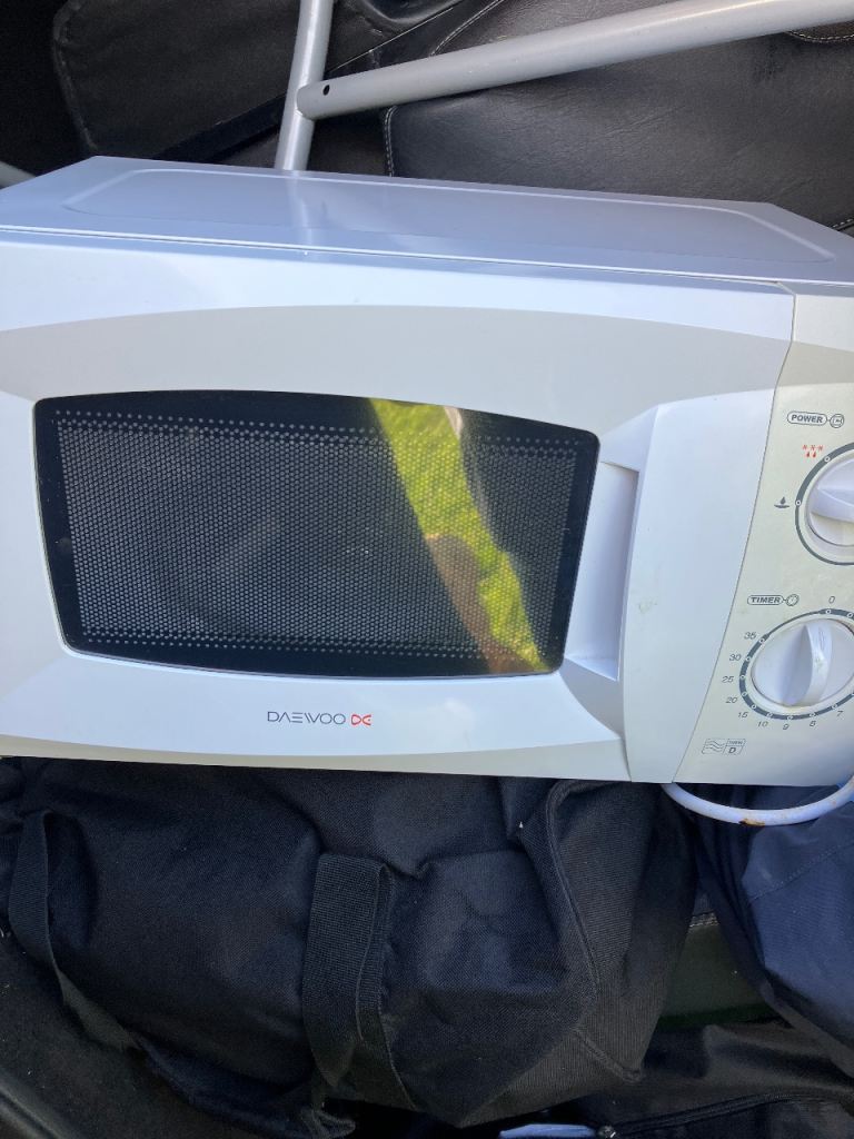 Daewoo Microwave Oven - White, Good Condition