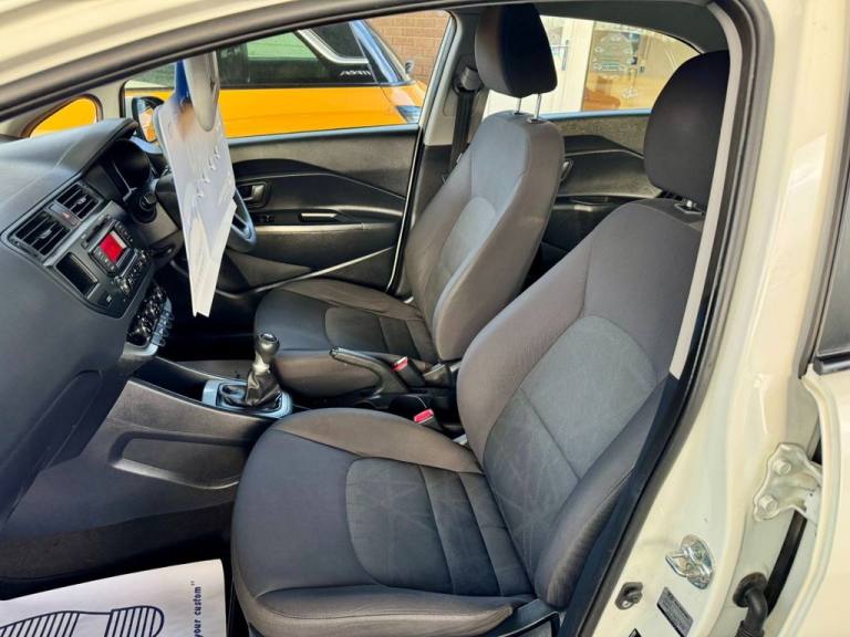 2013 Kia Rio 1.25 1 5dr HATCHBACK PETROL Manual