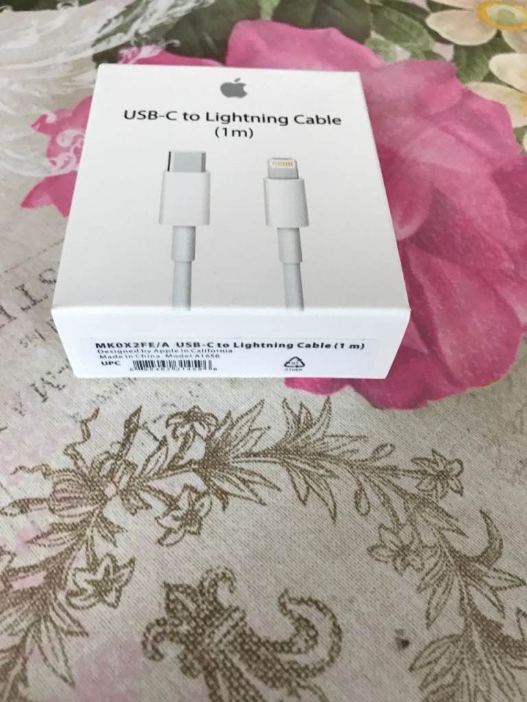 Apple USB-C Lightning Cable for iPhone, iPad & AirPods – Fast Sync/Charge (A1656)