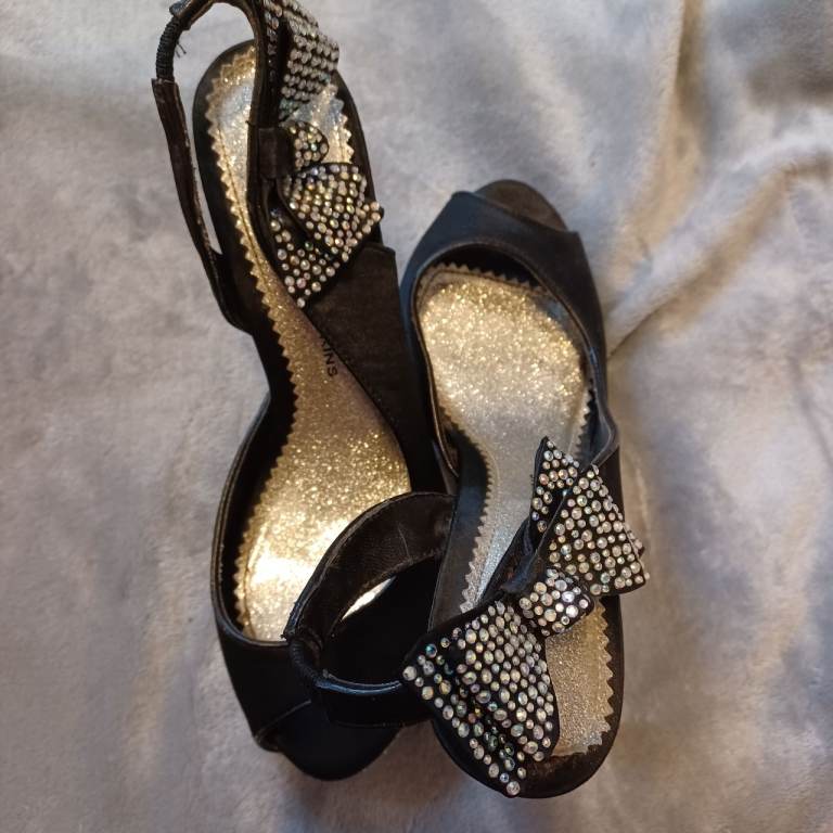 Black High Heels with Diamante Bows – Good Condition