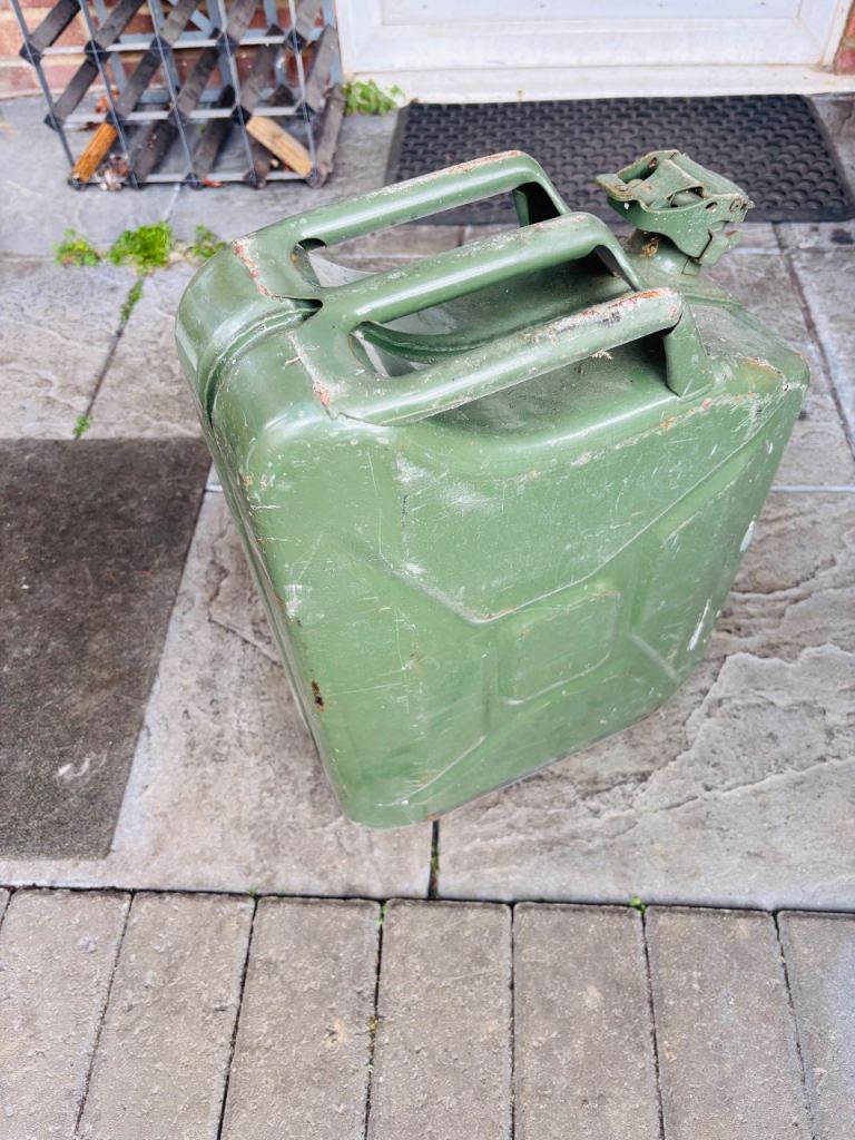 20 Litre fuel can Army green mettle 