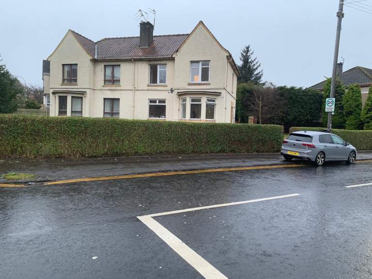 Large 4 bedroom 2 reception rooms -cardonald  