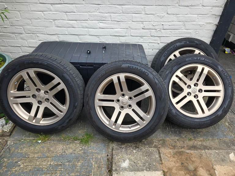 Set of 4 alloy wheels 18 inch Chrysler dodge Chevrolet GM 5 stud