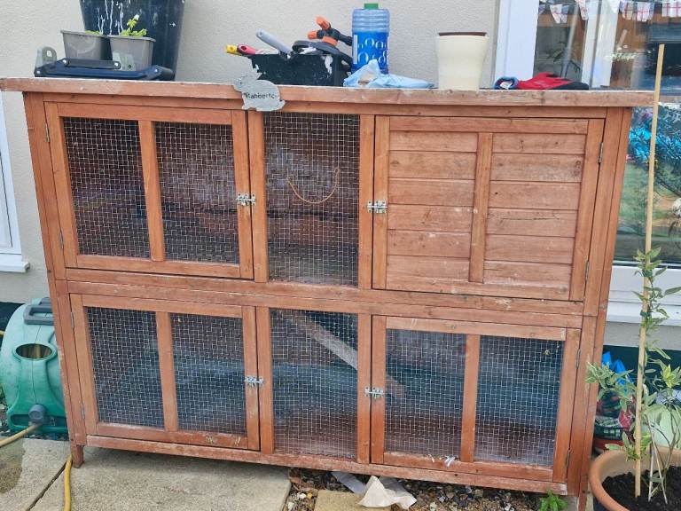 Large rabbit hutch and accessories 