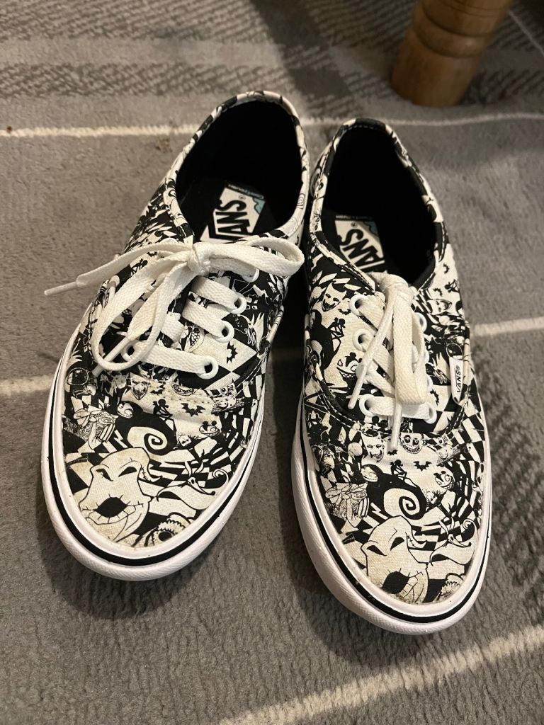 Women’s vans limited edition pumps 