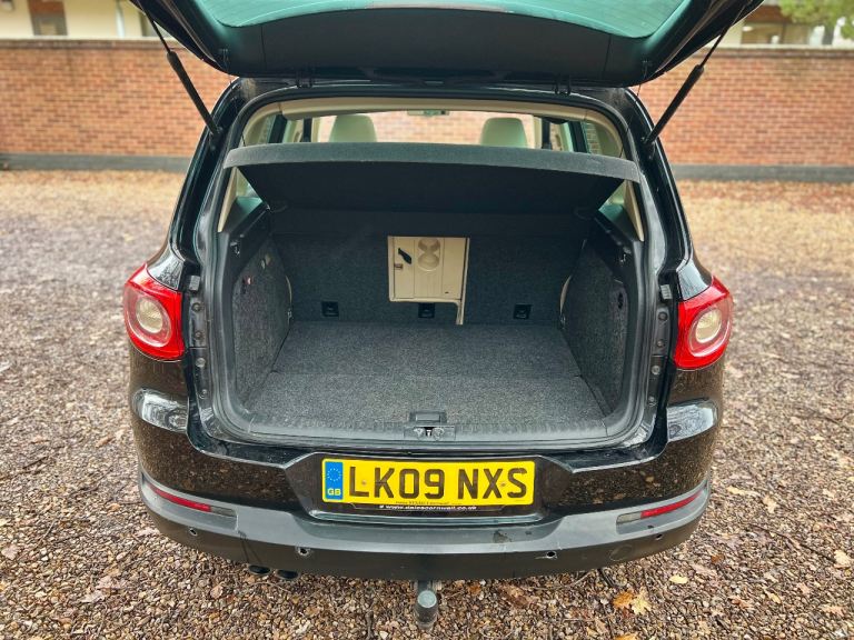 Volkswagen, TIGUAN, Estate, 2009, Manual, 1968 (cc), 5 doors
