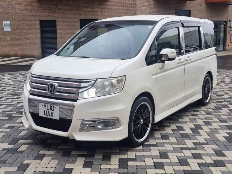 Honda Stepwagon Spada 2.0 Auto,matic | 8 Seater | Fresh Import | Cameras | 