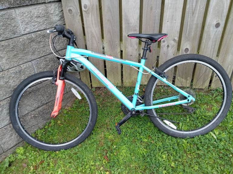 TEAM FT9 26 Inch Blue Mountain Bike, Good Condition