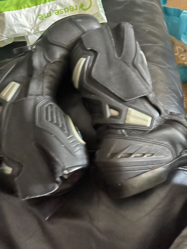 Sports motorcycle boots 