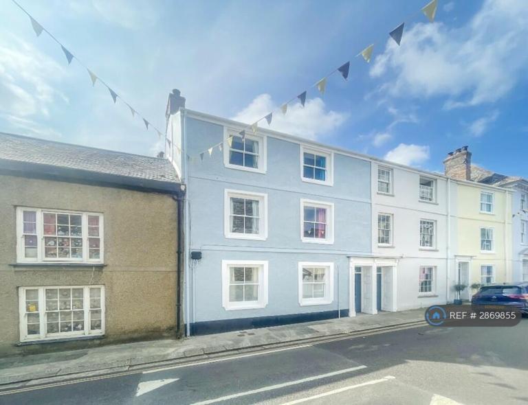 3 bedroom flat in Broad Street, Penryn, TR10 (3 bed) (#2869855)