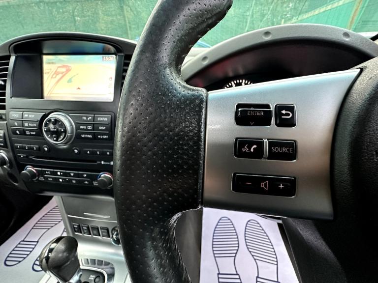 2013 Nissan Navara 3.0 dCi V6 Outlaw 4WD Diesel 4-Door Diesel