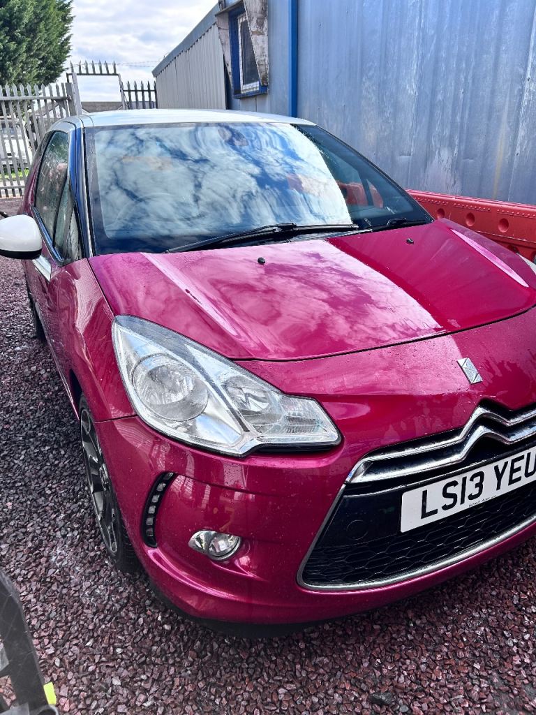 Citroen, DS3, Hatchback, 2013, Manual, 1560 (cc), 3 doors
