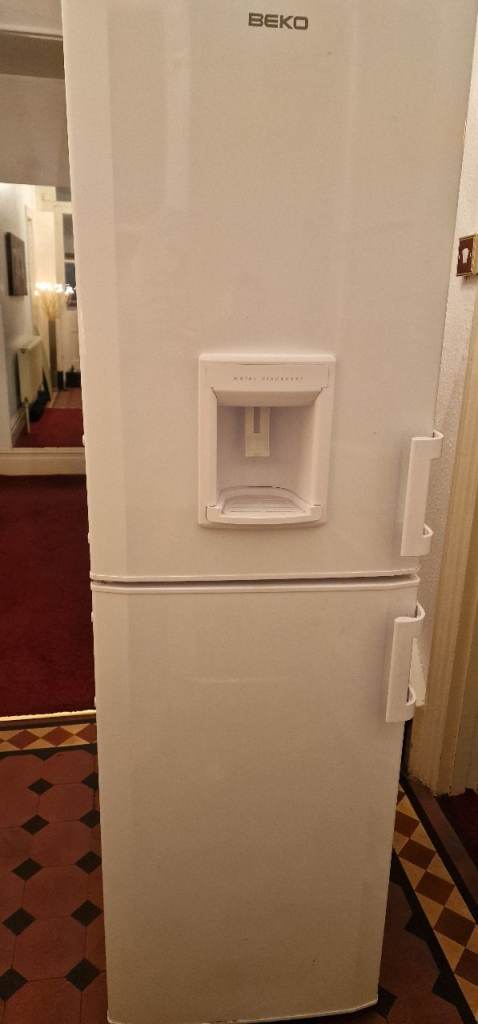 Fridge freezer 