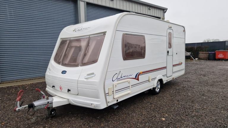 2004 LUNAR Clubman 475-2 CK Touring Caravan Rear Bathroom Center Kitchen 2 Berth