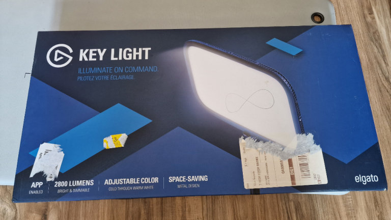 Elgato Key Light - Professional 2800 lumens Studio Light with desk cla