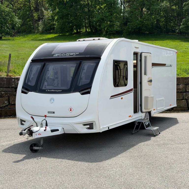 2016 Swift Challenger 580 Alde - 4 berth - Transverse island bed - End washroom